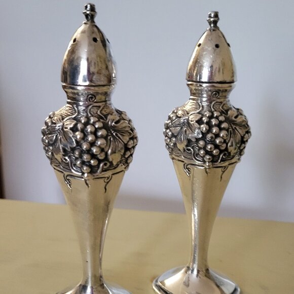 (SOLD) Antique 1920s Benedict Proctor Art Nouveau Silver Salt and Pepper Shakers - Picture 1 of 5